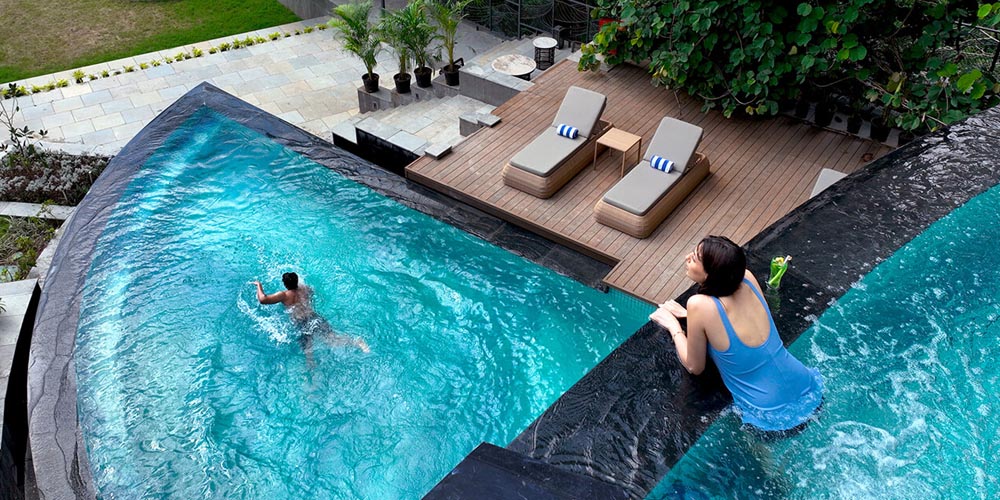 Two tiered pool
