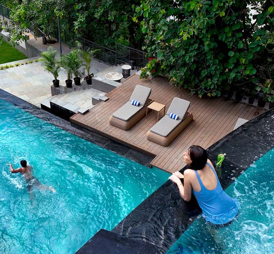 Two tiered pool