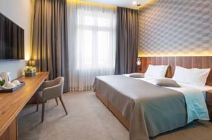 Rooms & Suites
